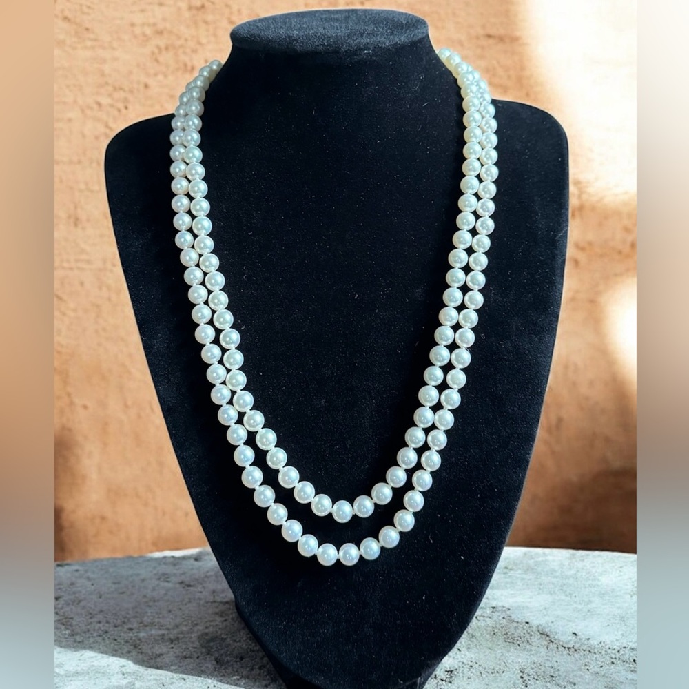 Beautiful Double Strand Mikimoto Akoya Pearl necklace 18” 14k Gold